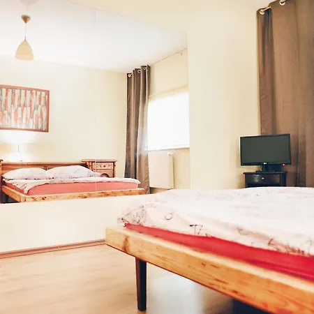 汽车旅馆 Hotelik 3*